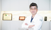 [리얼 인터뷰] 원진성형외과 강문석 대표원장 “의료인 기준으로 설계한 화장품, 신뢰할 수 있는 이유죠”