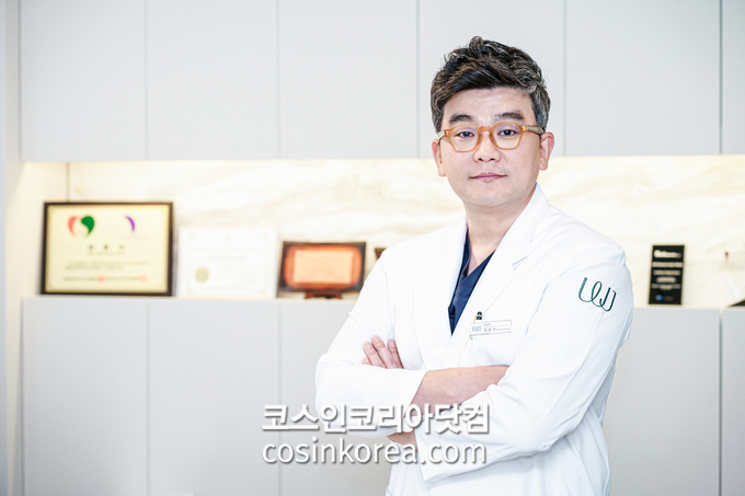 [리얼 인터뷰] 원진성형외과 강문석 원장 “의료인 기준으로 설계한 화장품, 신뢰할 수 있는 이유죠”