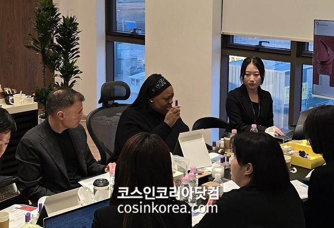 세계적 메이크업 아티스트 팻 맥그라스, 씨앤씨인터내셔널 방문